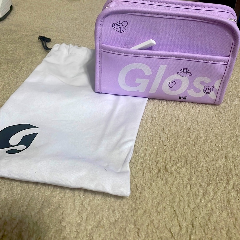 Olivia Rodrigo glossier bag